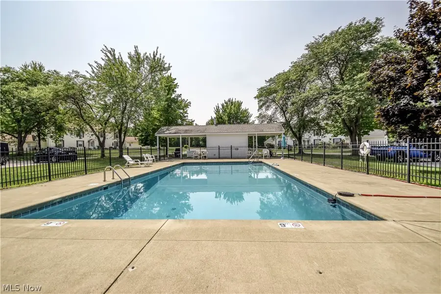 551 Heritage Square, Jefferson, OH 44047 - #2