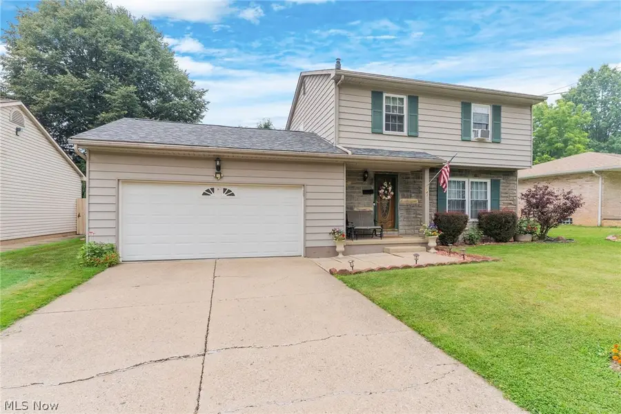 142 S Navarre Avenue, Austintown, OH 44515 - #2