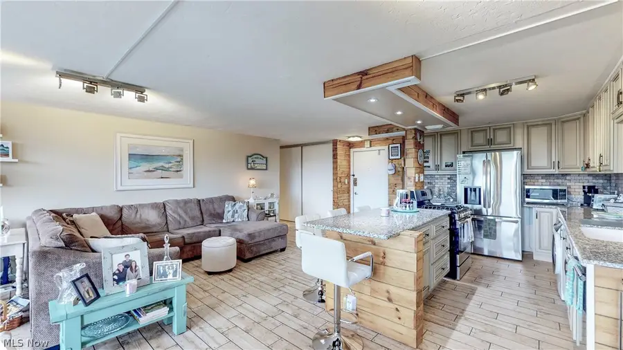12900 Lake Avenue #915, Lakewood, OH 44107 - #3