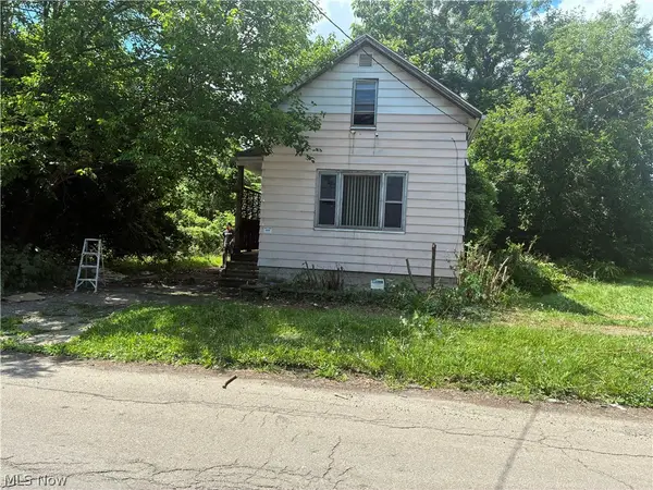 6902 Morgan Avenue, Cleveland, OH 44127