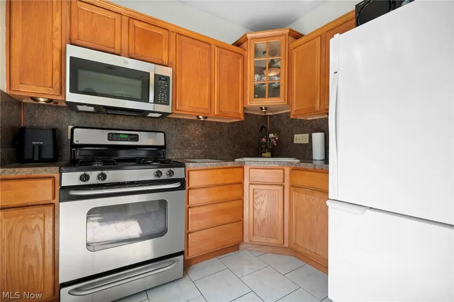 3270 W 122nd Street, Cleveland, OH 44111 - #2