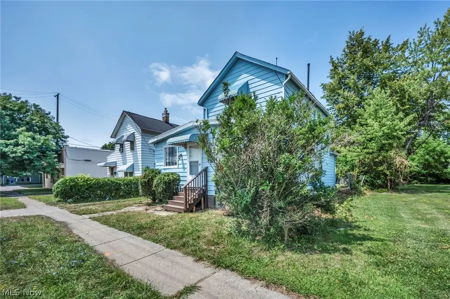 15607 Saranac Road, Cleveland, OH 44110 - #3