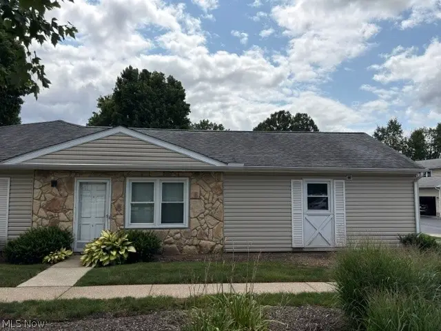 3959 Townhouse Lane, Uniontown, OH 44685 - #3