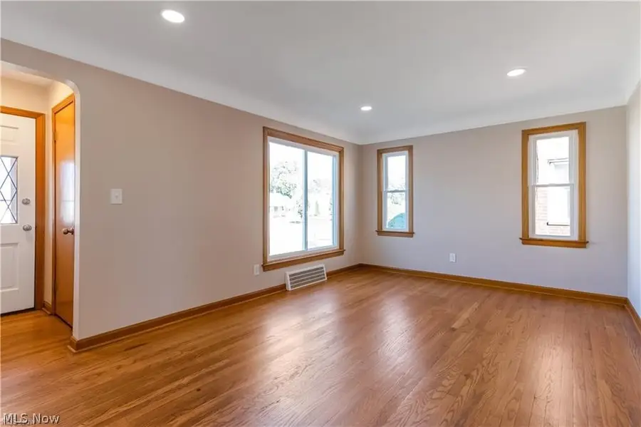 6209 Archmere Avenue, Brooklyn, OH 44144 - #3