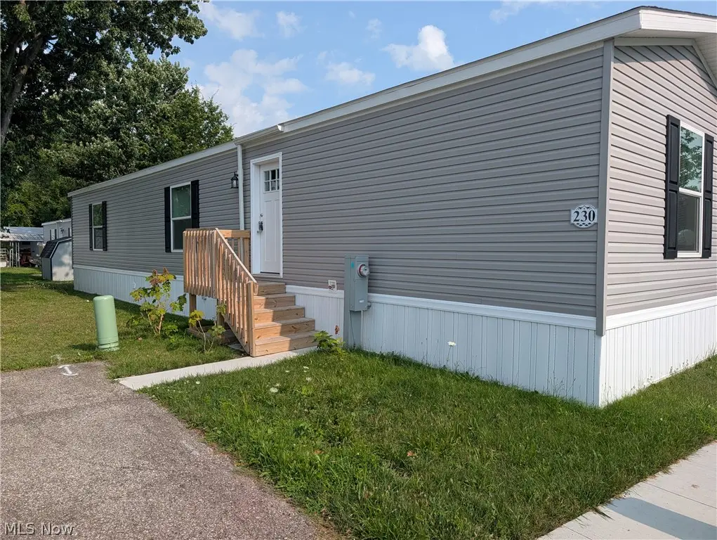 230 Edgecliff W Circle #47, Elyria, OH 44035 - #1