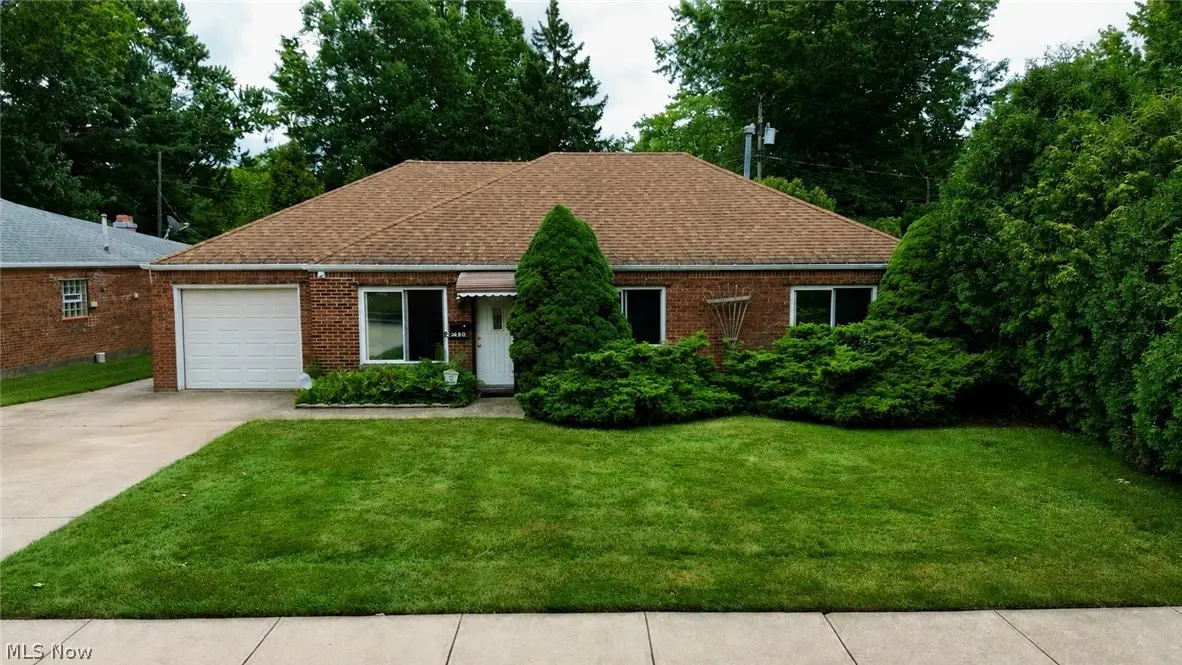 27390 Markbarry Avenue, Euclid, OH 44132 - #1