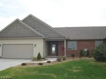 1154 Pine Bluff Ne Drive, New Philadelphia, OH 44663 - #2