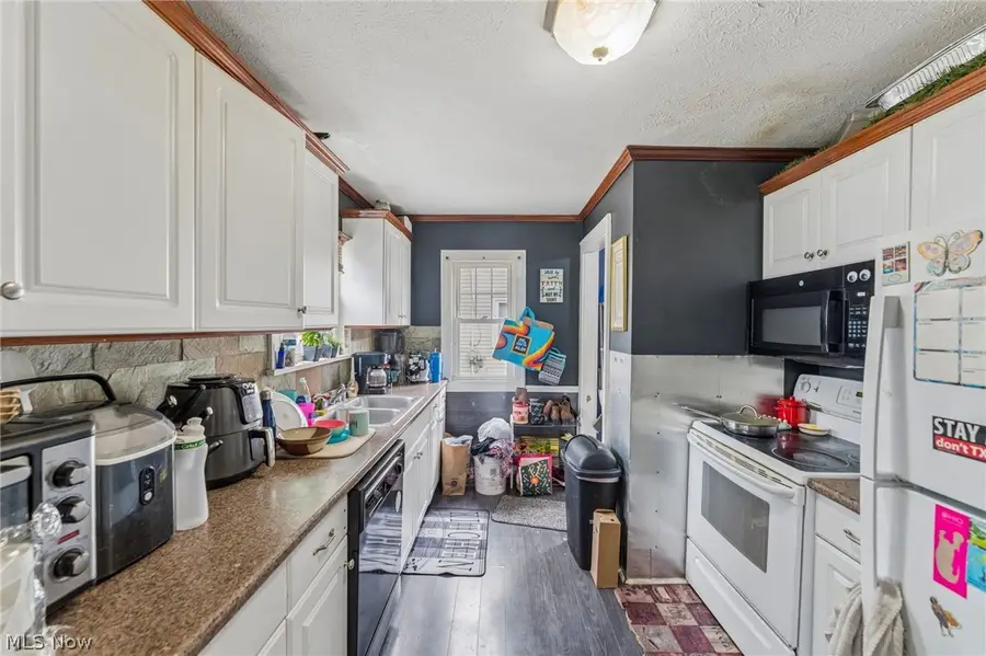 1344 Manatee Avenue, Madison, OH 44057 - #3