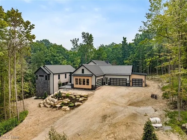 2324 Hard Rock Way, Hinckley, OH 44233