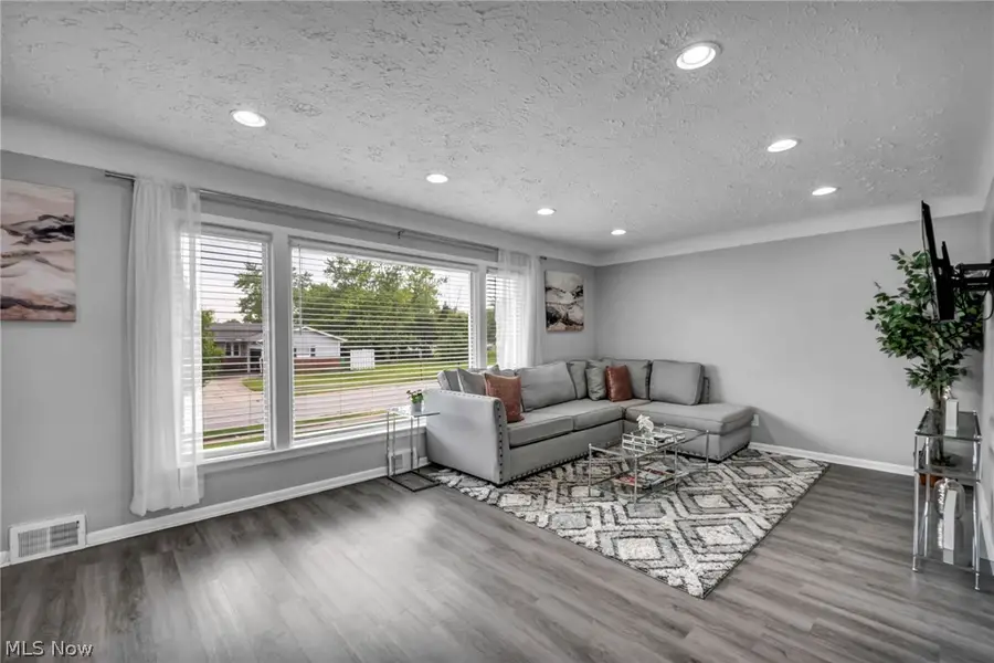 23733 Shurmer Drive, Warrensville Heights, OH 44128 - #3