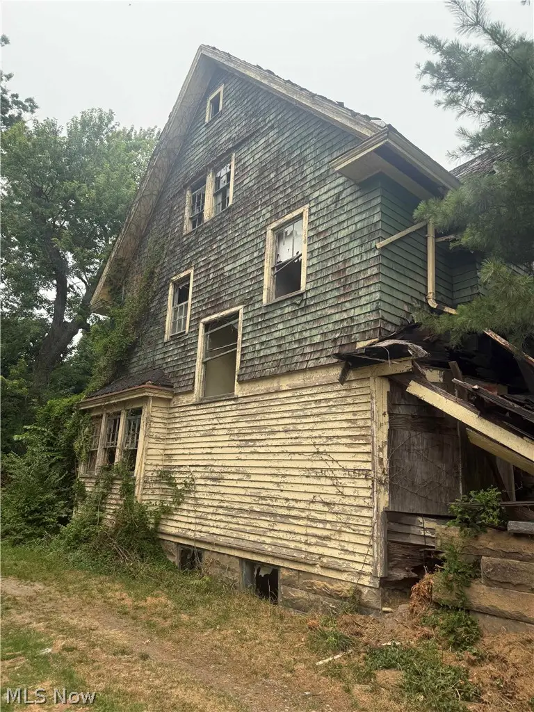 1910 Rosemont Road, Cleveland, OH 44112 - #2