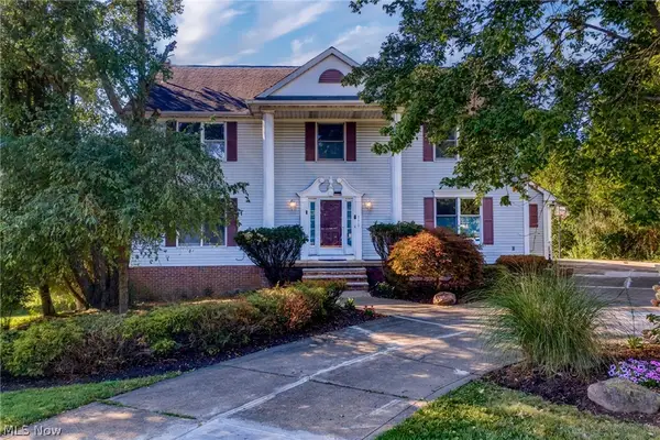 111 Waverly Lane, Chagrin Falls, OH 44022