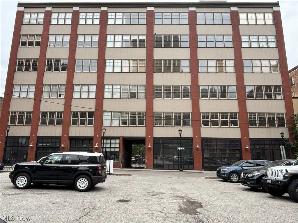 1260 W 4th Street, Cleveland, OH 44113 - #1