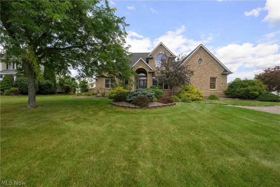 827 Mesa Verde Drive, Barberton, OH 44203 - #1