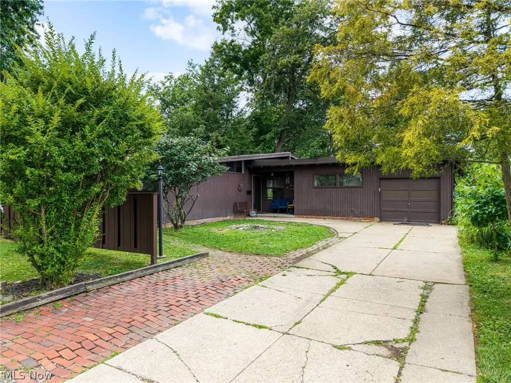 6390 Nelwood Road, Parma, OH 44130 - #1