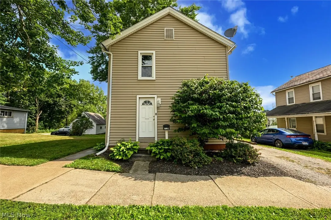210 Pittsburgh Street, Columbiana, OH 44408 - #1