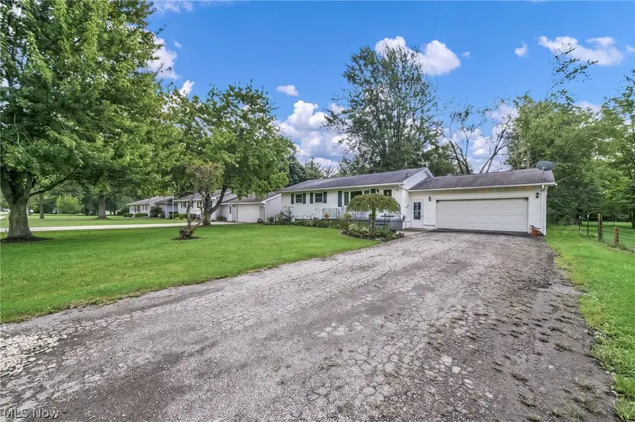 5803 Russia Road, Amherst, OH 44001 - #2