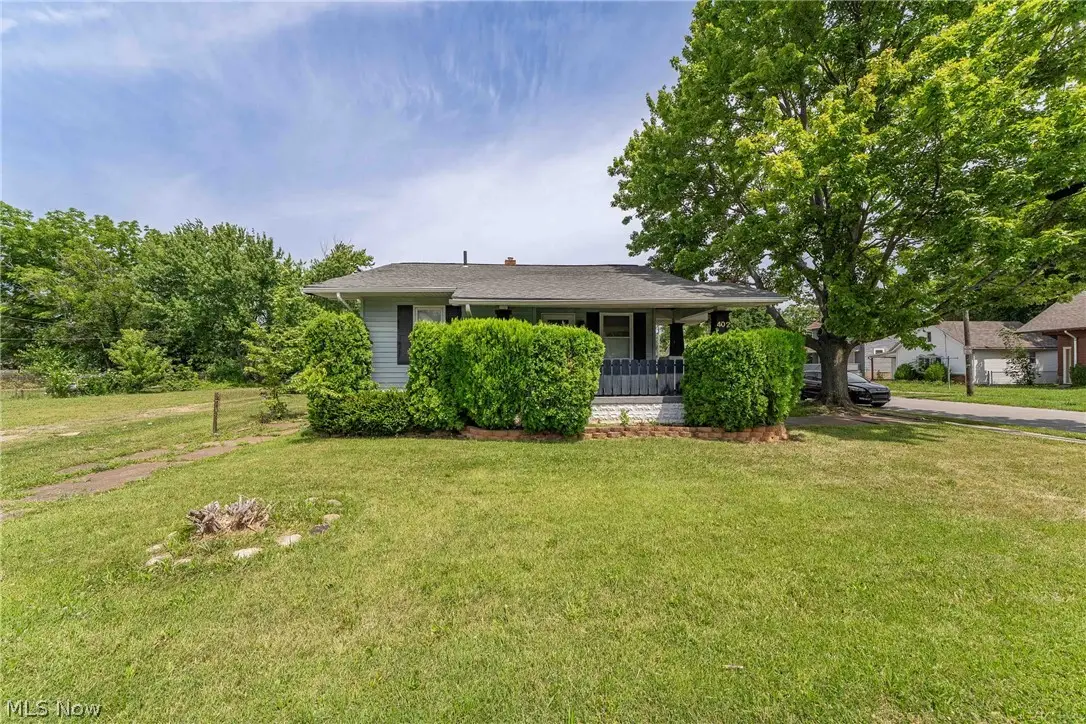 402 W 28th Street, Lorain, OH 44055 - #1