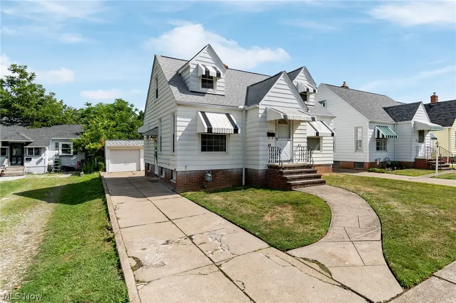 8202 Dorothy Avenue, Parma, OH 44129 - #2