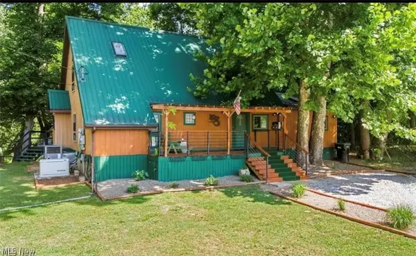 2854 Wells Lock Road, Elizabeth, WV 26143