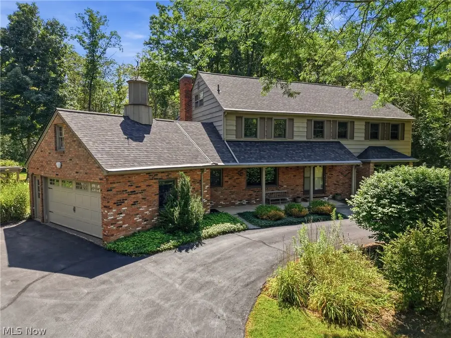 17953 Lost Trail, Chagrin Falls, OH 44023 - #2