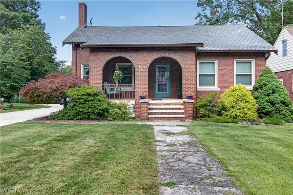 156 Woodhill Drive, Amherst, OH 44001