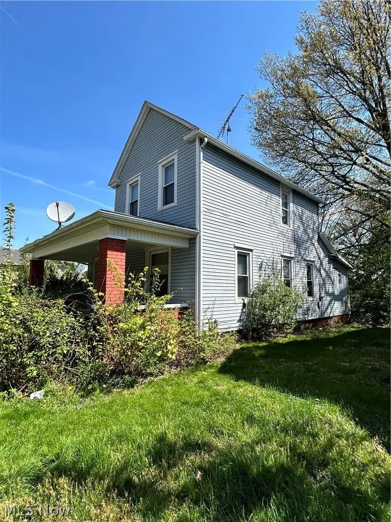 1044 S Freedom Avenue, Alliance, OH 44601 - #3