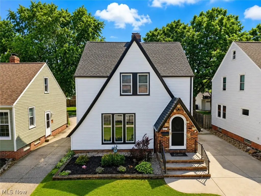 8005 Dresden Avenue, Parma, OH 44129 - #1
