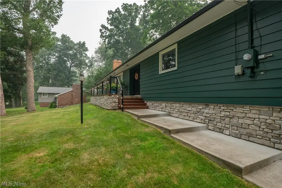 727 Sleepy Hollow Drive, Uniontown, OH 44685 - #3