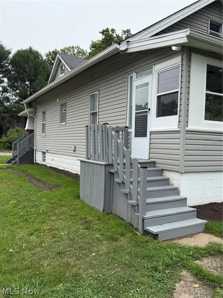 1054 Winton Avenue, Akron, OH 44320 - #3