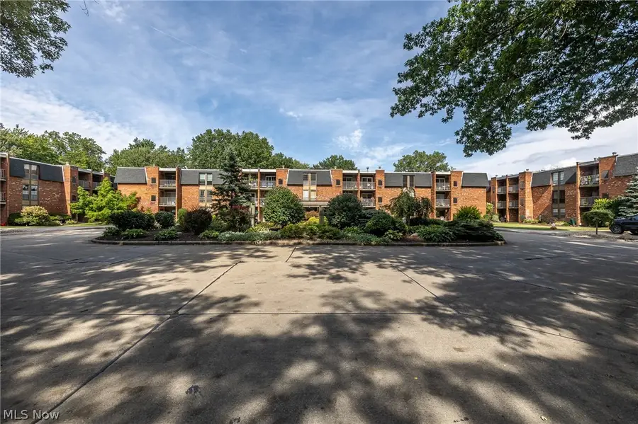 4179 Columbia Road #109, North Olmsted, OH 44070 - #3