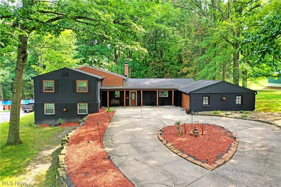 1109 Mansell Drive, Youngstown, OH 44505 - #1