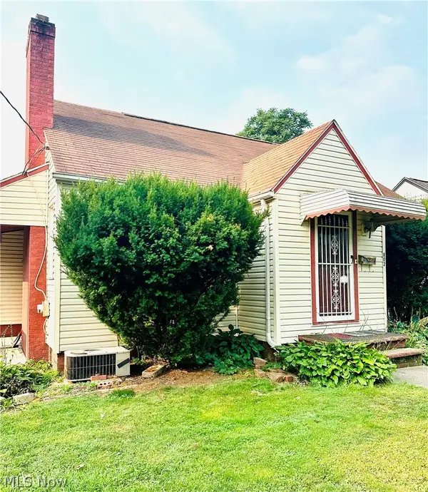 802 Sherlock Ne Place, Canton, OH 44714