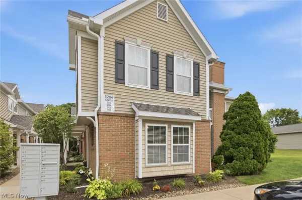 3284 Lenox Village Drive #104, Fairlawn, OH 44333