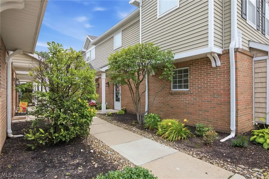 3284 Lenox Village Drive #104, Fairlawn, OH 44333 - #2