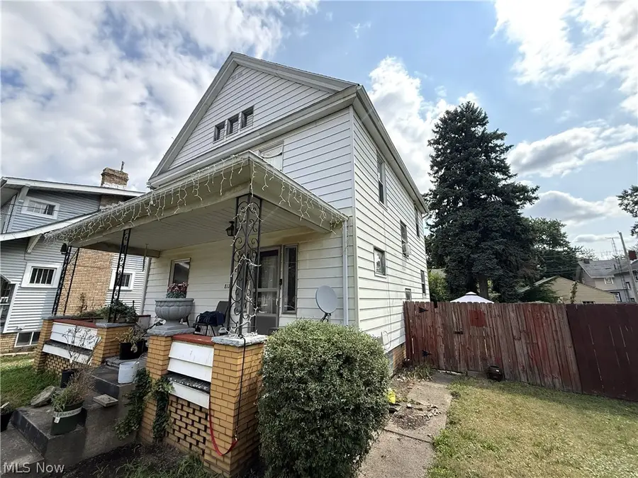 812 Clarendon Nw Avenue, Canton, OH 44708 - #3
