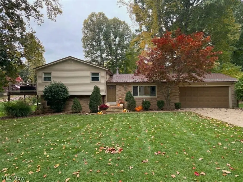 2 Taas Trail, Malvern, OH 44644 - #1