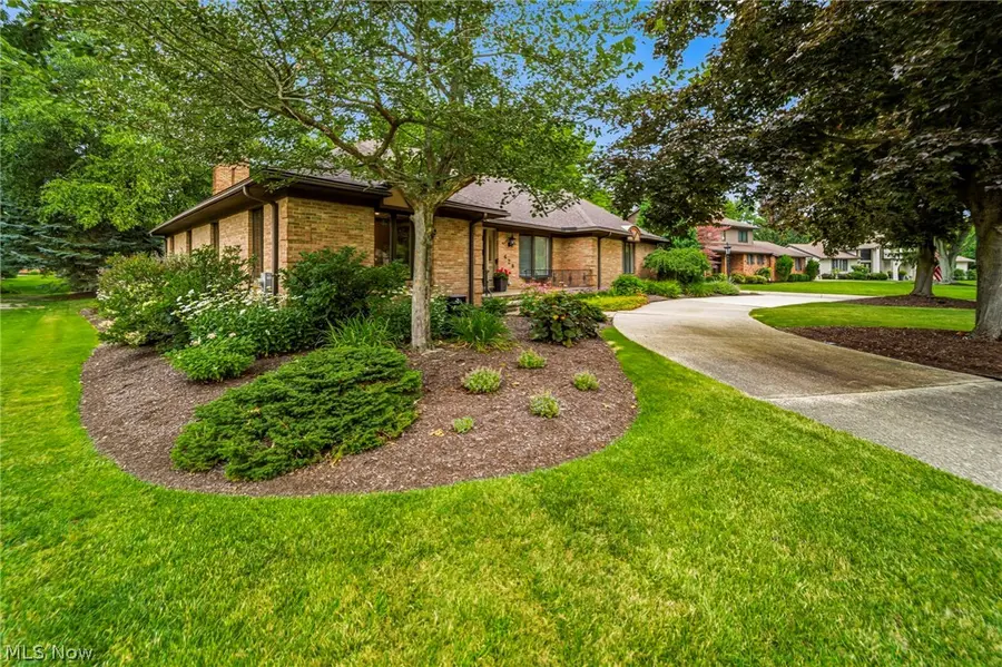428 Locklie Drive, Highland Heights, OH 44143 - #2