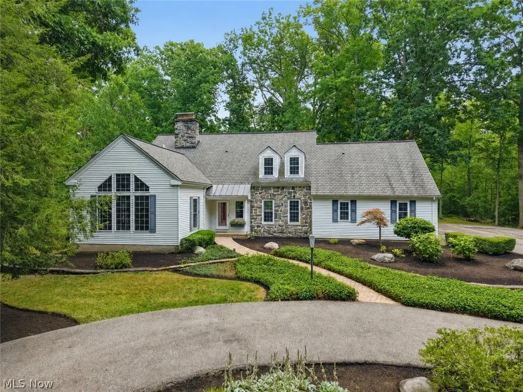 20 Stonecreek Drive, Chagrin Falls, OH 44022 - #1