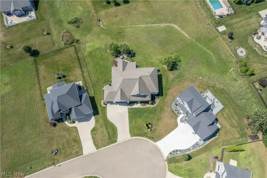 5740 Shadow Ridge Nw Circle, North Canton, OH 44720 - #2