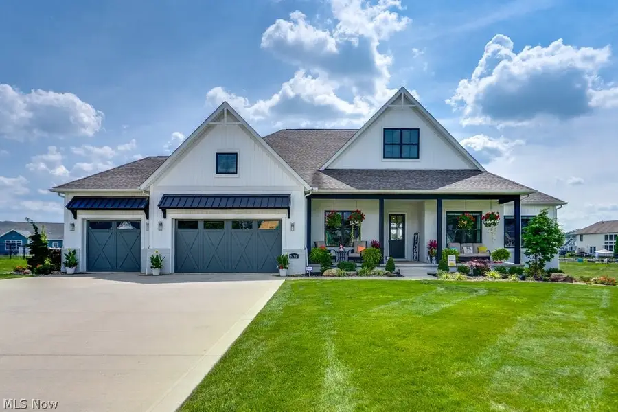 5740 Shadow Ridge Nw Circle, North Canton, OH 44720 - #3