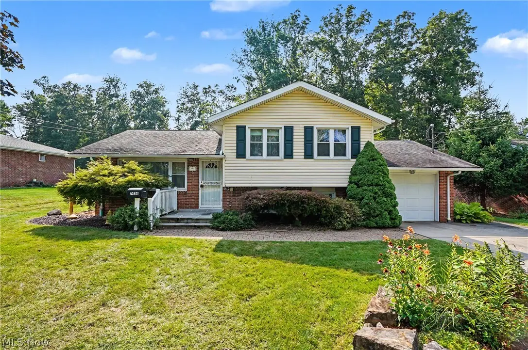7436 Sugartree Drive, Youngstown, OH 44512 - #1