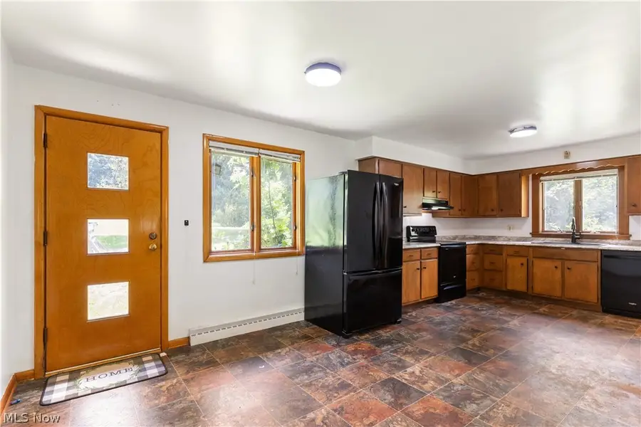 996 Sharon Hogue Road, Brookfield, OH 44438 - #2
