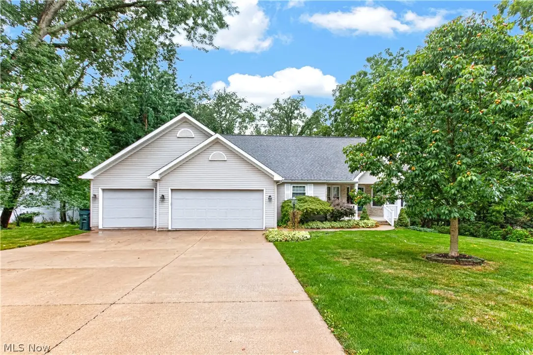 213 Crestland Nw Avenue, North Canton, OH 44720 - #1