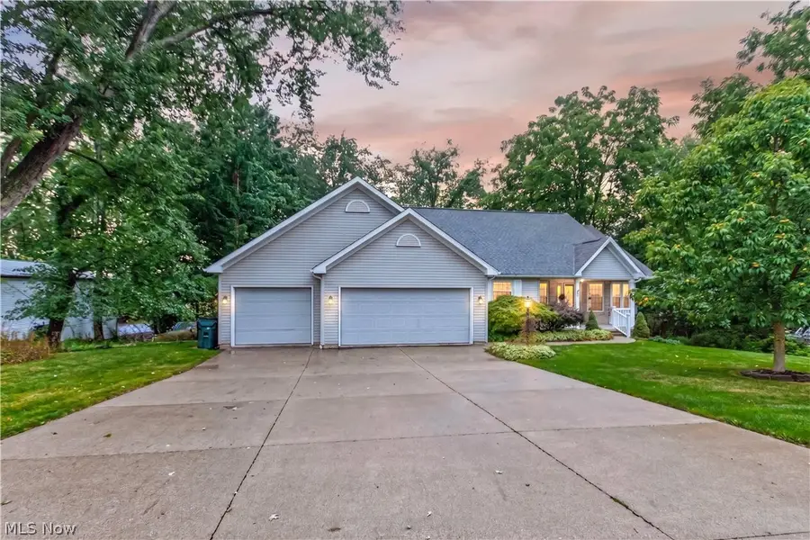 213 Crestland Nw Avenue, North Canton, OH 44720 - #2