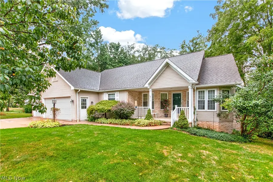 213 Crestland Nw Avenue, North Canton, OH 44720 - #3