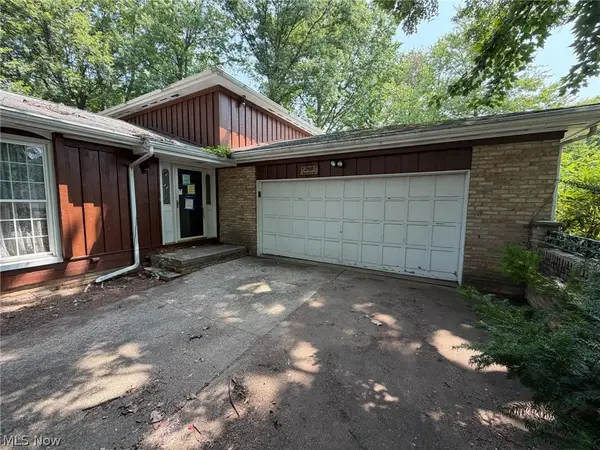 2410 Wagon Trail Ne Street, Massillon, OH 44646