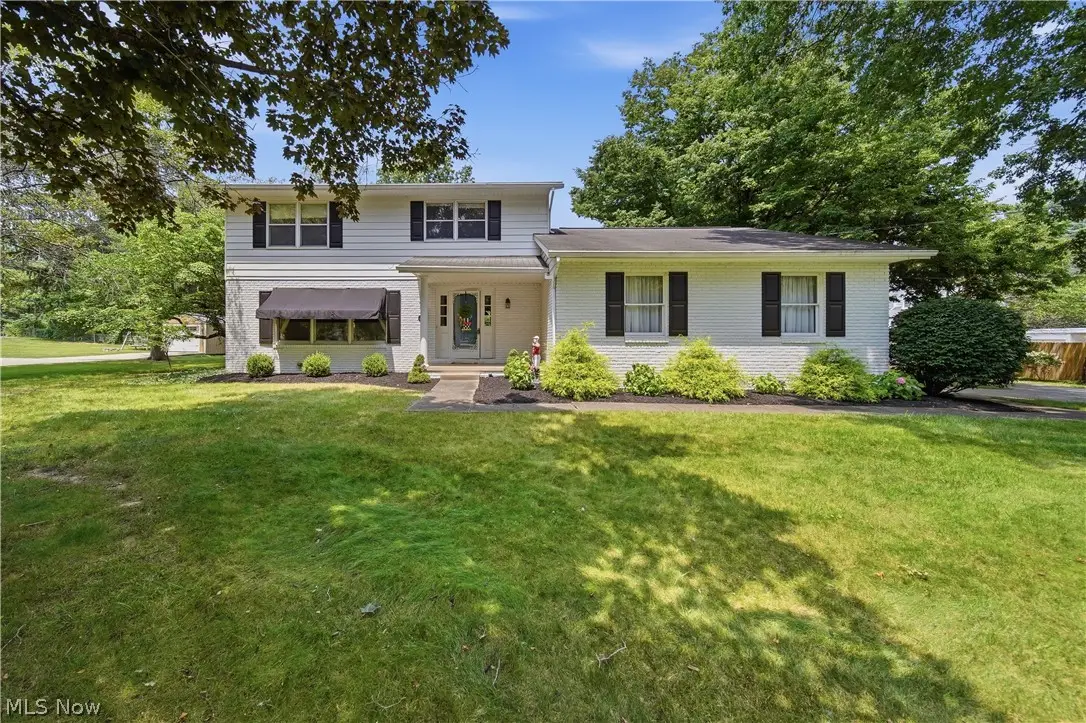 135 Seneca Sw Trail, Hartville, OH 44632 - #1