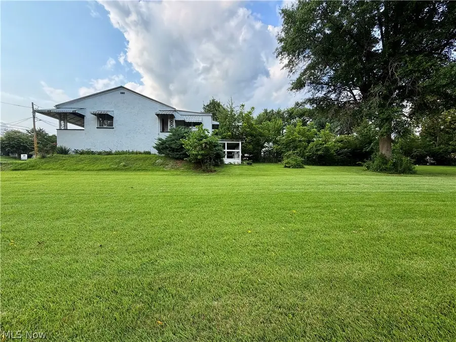 710 Walnut Street, Belpre, OH 45714 - #3