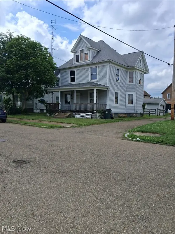 801 Troy Nw Place, Canton, OH 44703